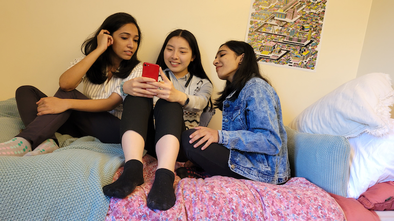 16x9-students-phone