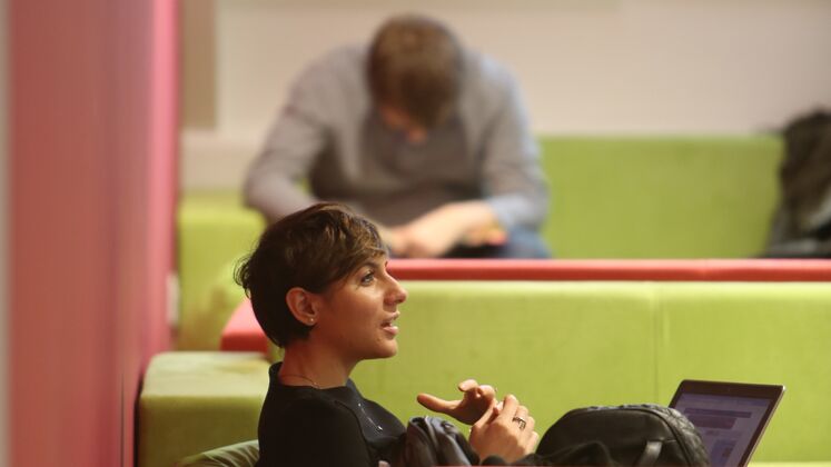 16 9 ratio-PHD_Academy_2102