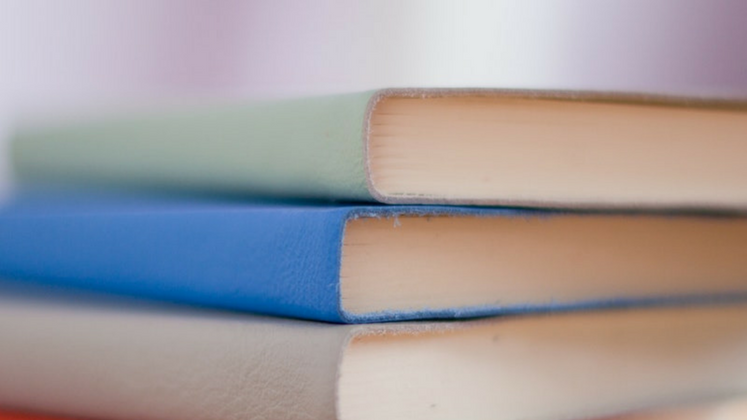 Books747x420