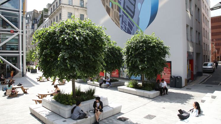 LSE_Square_4909 747x420