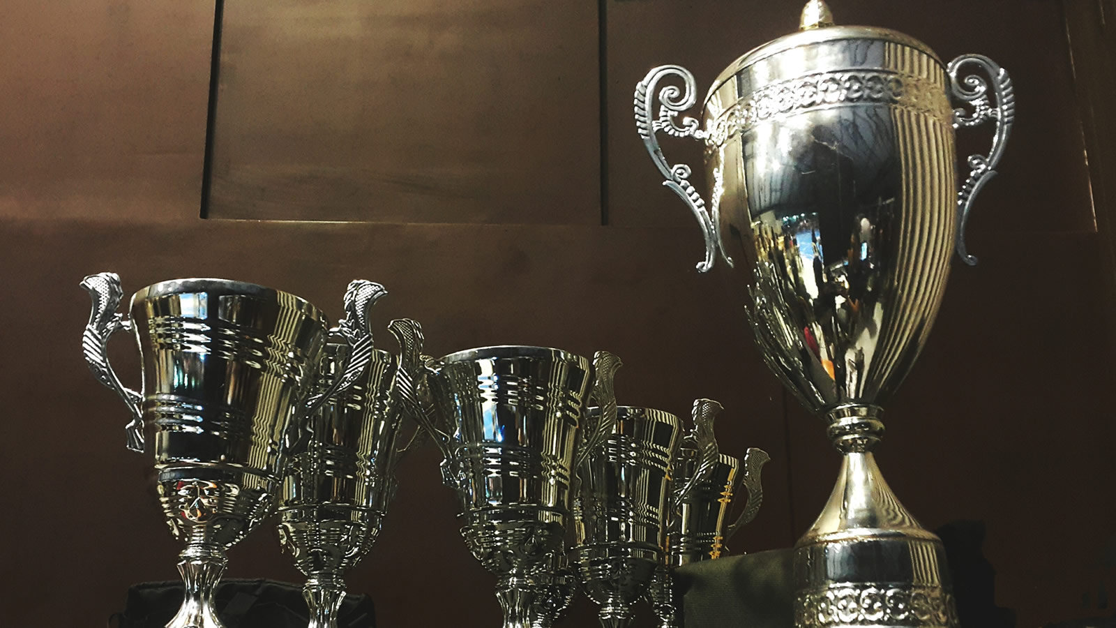 16x9-trophy