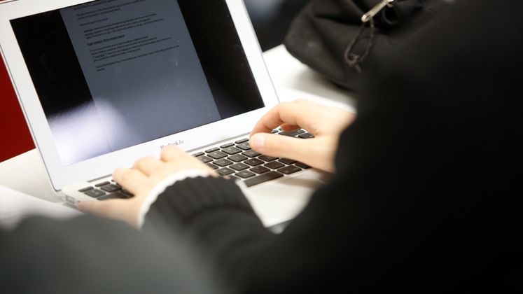 16 9 ratio-Laptop_9281
