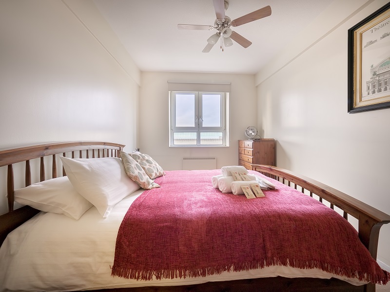 800x600_bh_one_bedroom_apartment_bedroom